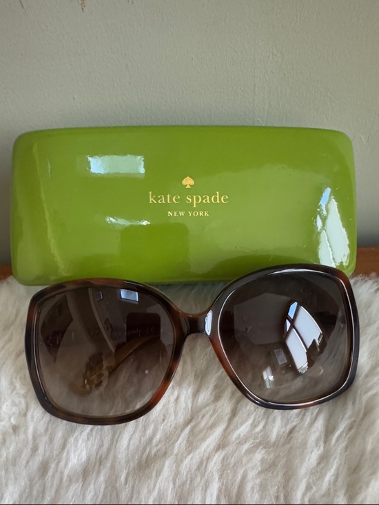 kate spade Accessories - kate spade Oversized Tortoiseshell Sunglasses - Brown Gradient Lenses